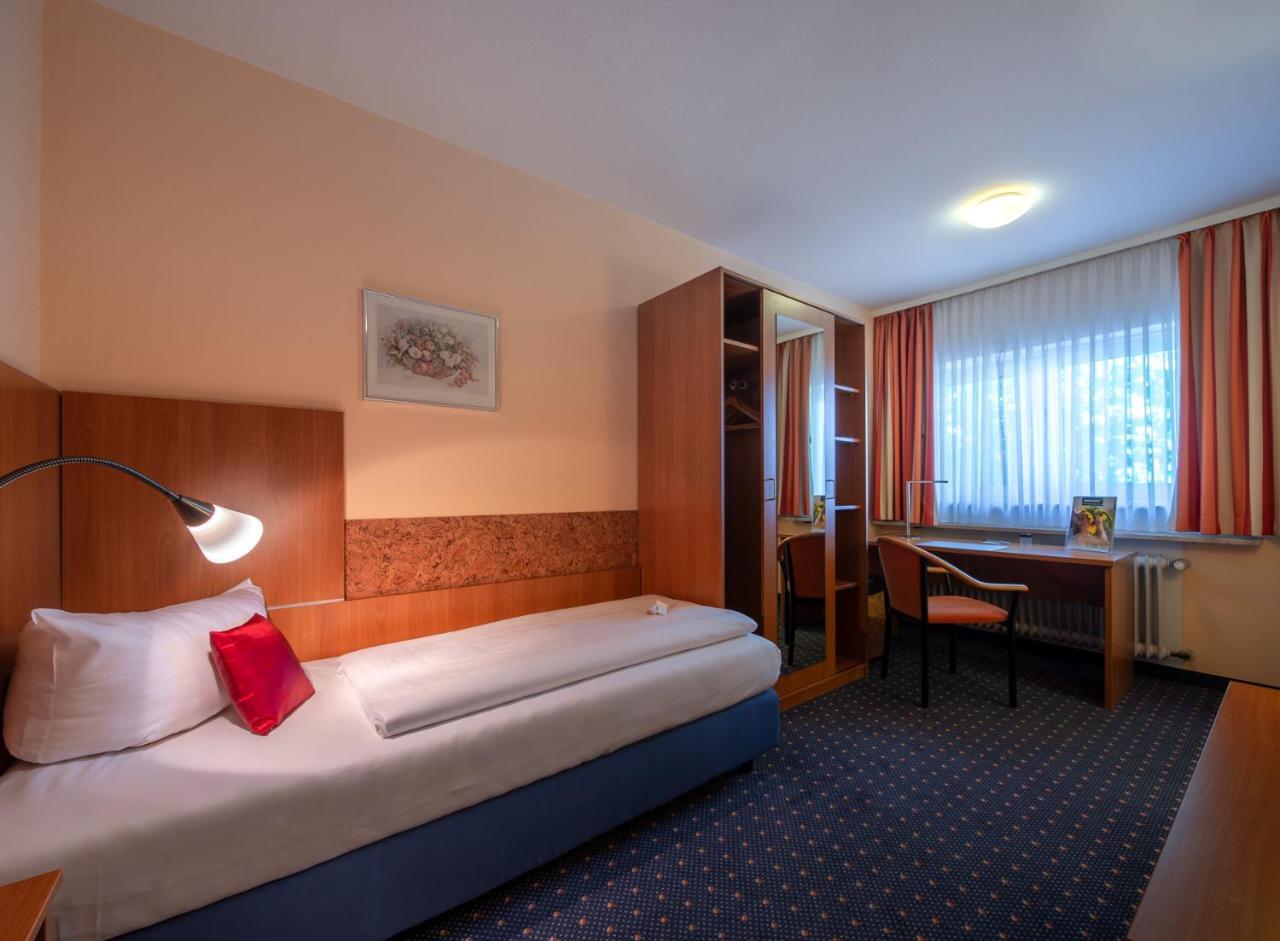 Parkhotel Обертсхаузен Экстерьер фото