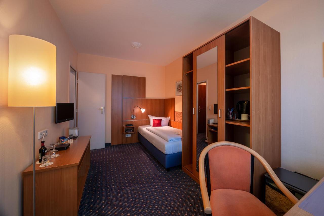 Parkhotel Обертсхаузен Экстерьер фото