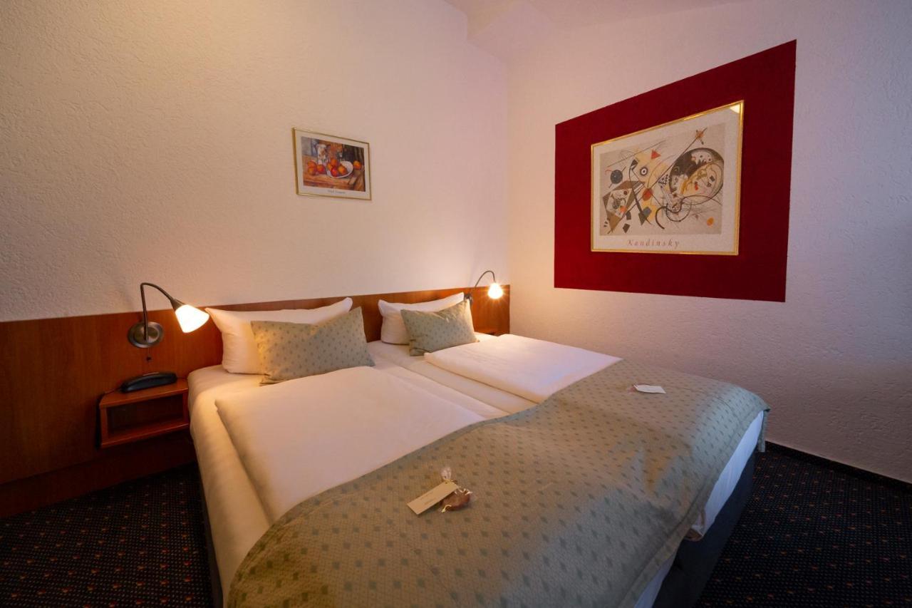 Parkhotel Обертсхаузен Экстерьер фото